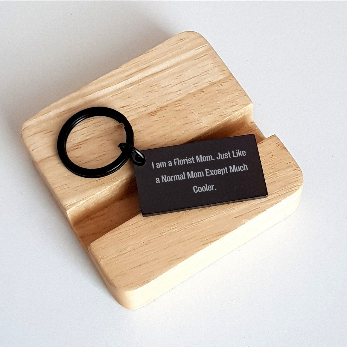 Florist Mom's Funny Keychain Gifts for Dad's Unique Father's Day Present, Gifts from Women to Men, Keychain for Florist Enthusiasts, Engraved Quote - Image 2